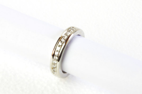 Platin Ring mit 13 Brillanten