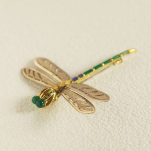 Libelle als Brosche aus Platin und Gold