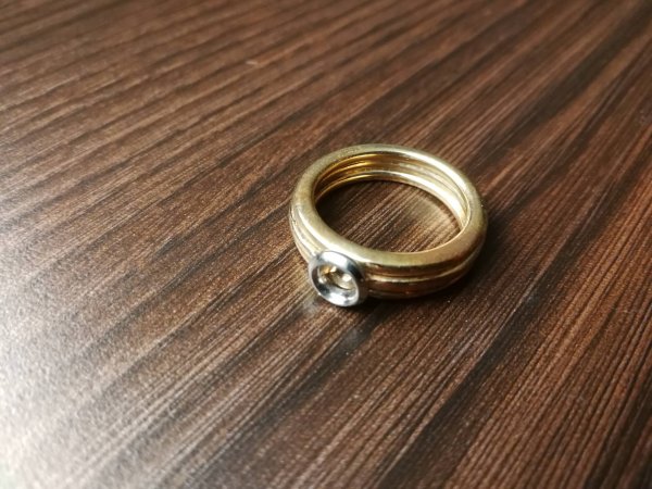 Ring aus Gelbgold mit Platin Fassung noch ohne Stein – Bild 2