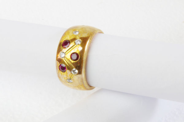 Bandring aus Gold mit Rubinen und Brillianten