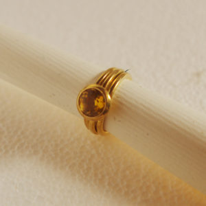 Goldring drei Schienen mit Topas